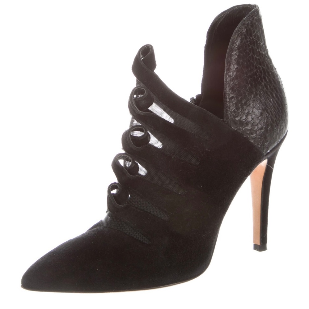 Sarah Flint Black Heels